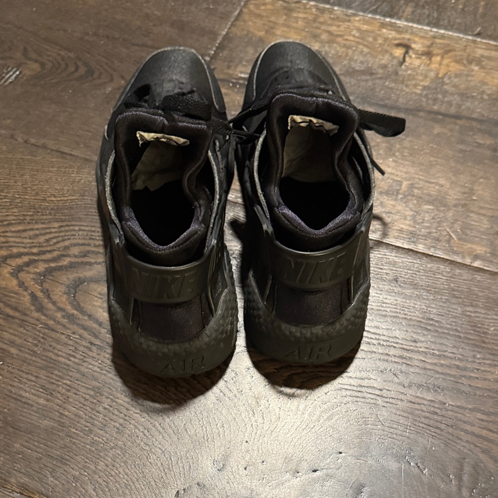 Nike Air Huarache Sneakers - Picture 6 of 17